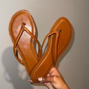 Tory Burch brown leather thong sandal with gold Toryburch logo size 8.5